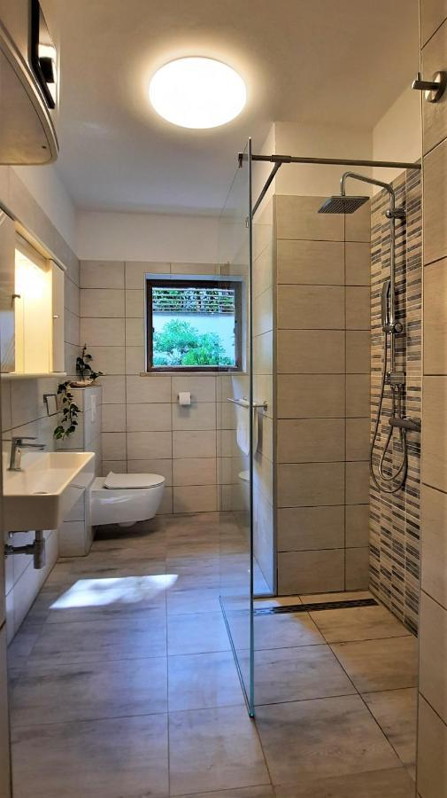 Apartments Martina นยีวีเซ ภายนอก รูปภาพ