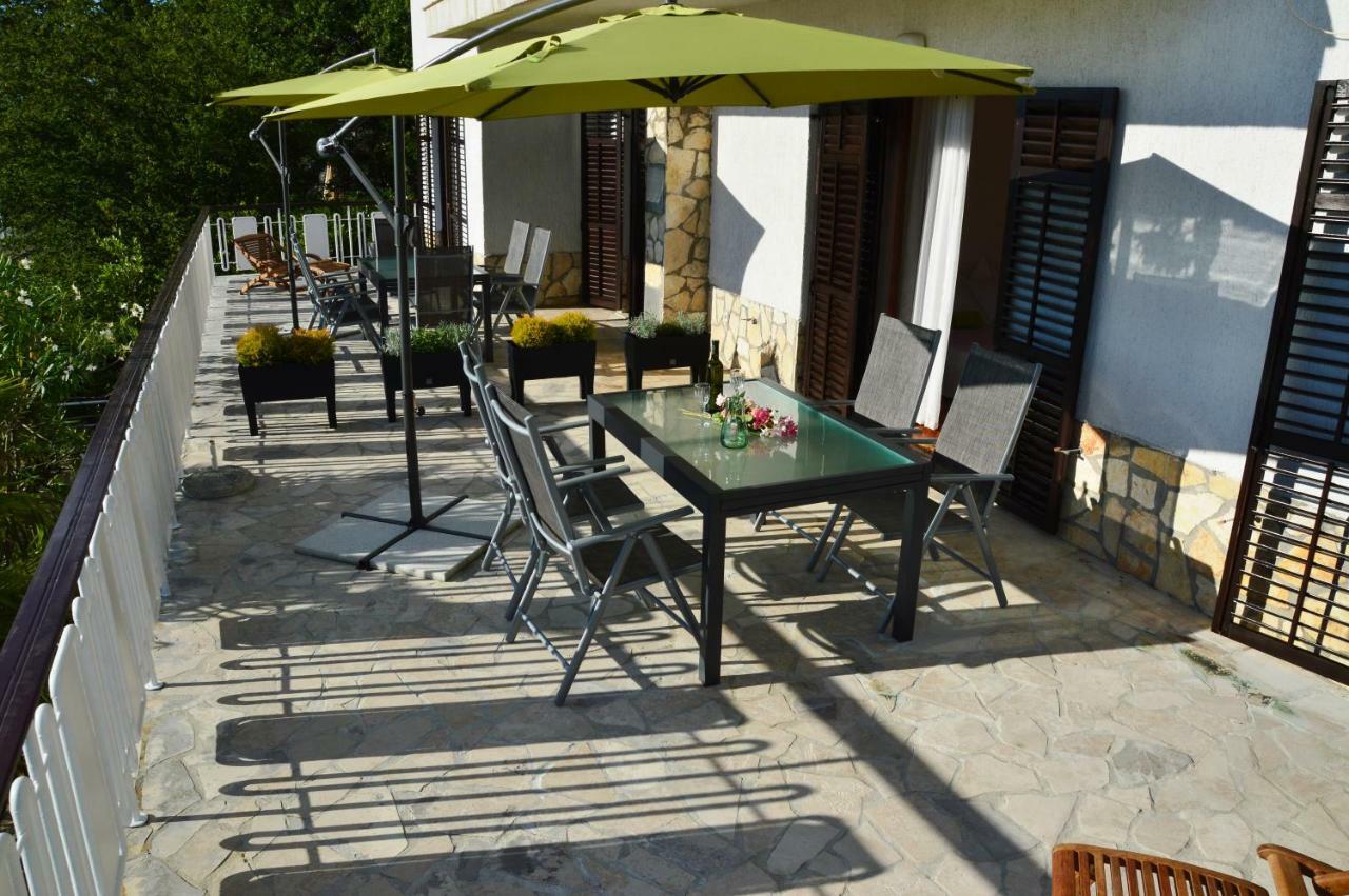 Apartments Martina นยีวีเซ ภายนอก รูปภาพ