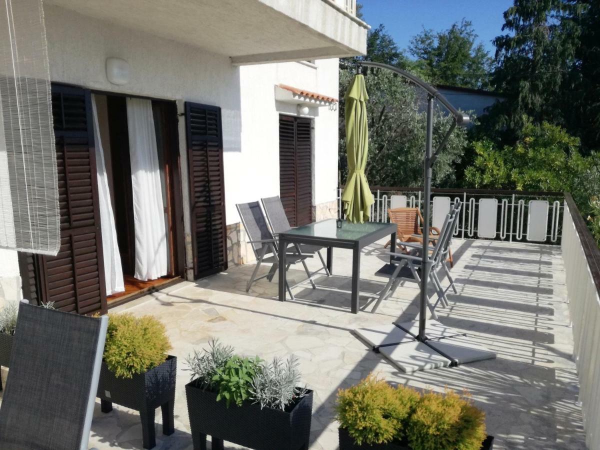 Apartments Martina นยีวีเซ ภายนอก รูปภาพ